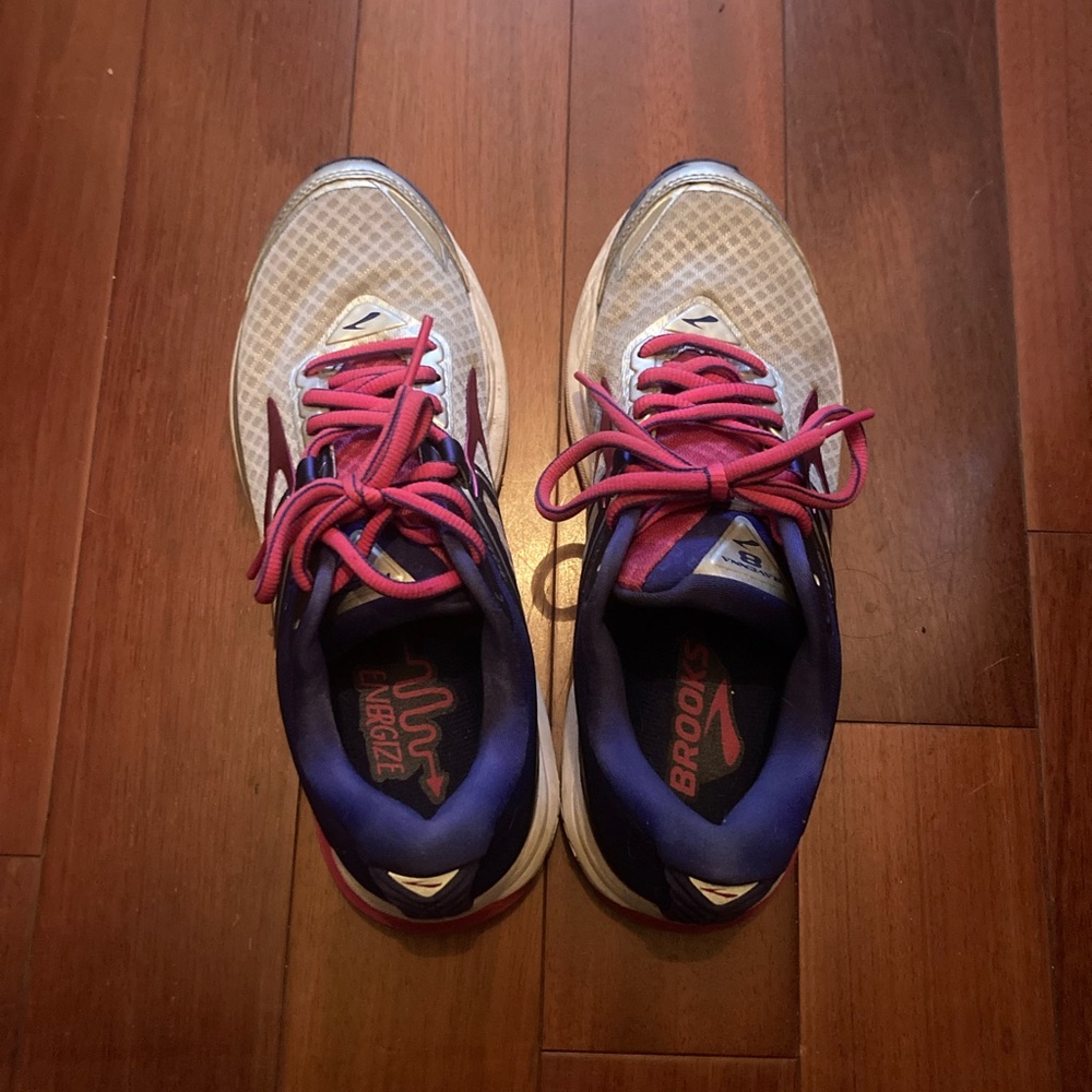 Brooks Ravenna 8 running shoes